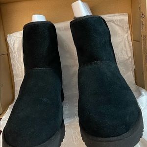 Brand New with tags black UGG CORY II size 9